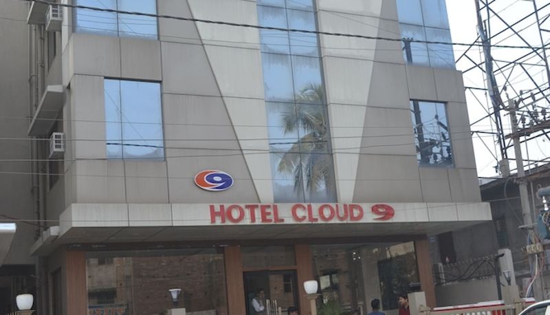 Info - Hotel cloud 9