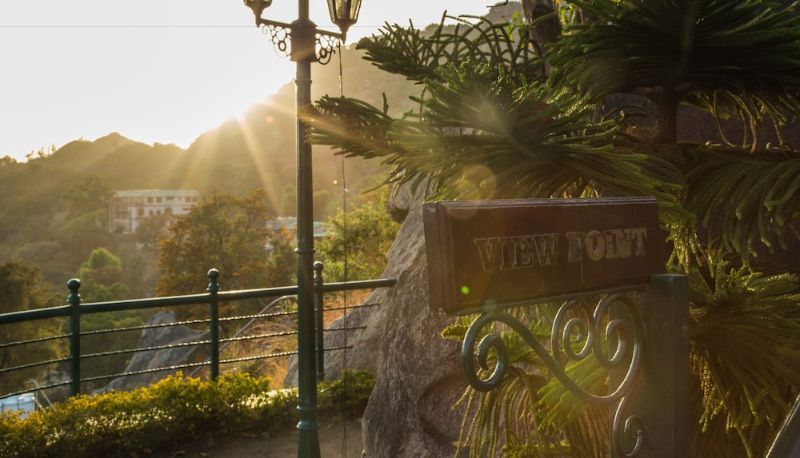Info - The Colonial Manek Manor