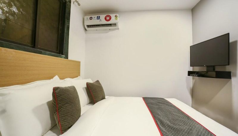 Standard room - OYO Flagship 573 Chakala Sahar Road