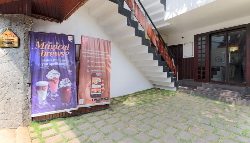 Taras - Treebo House Of Yesudas