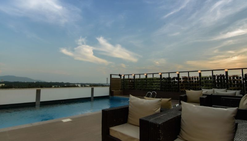 Piscina - Roopa Elite