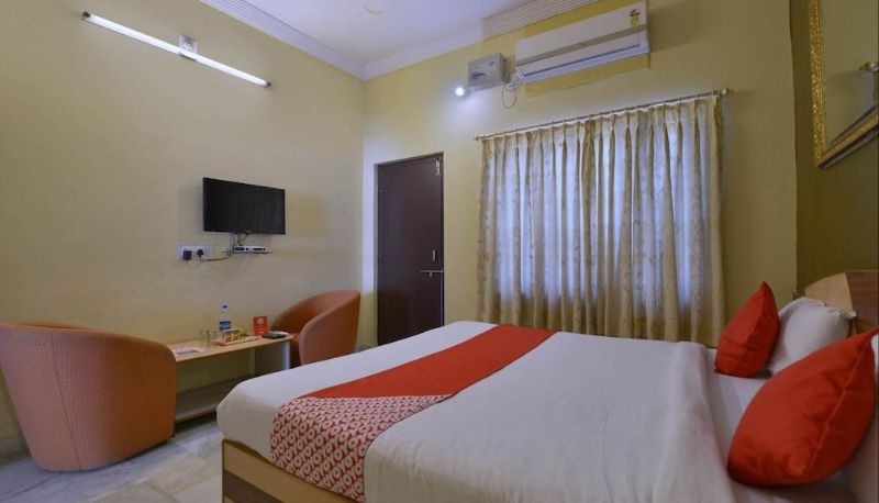 Camera standard - OYO 10499 Hotel Shiv Shakti