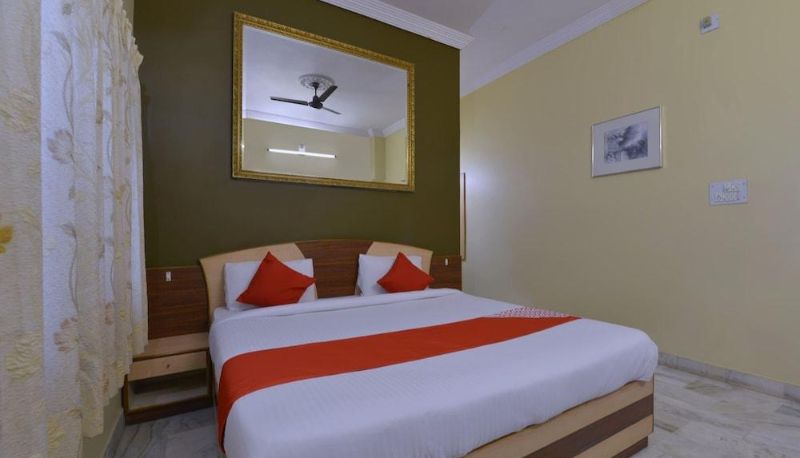 Camera standard - OYO 10499 Hotel Shiv Shakti