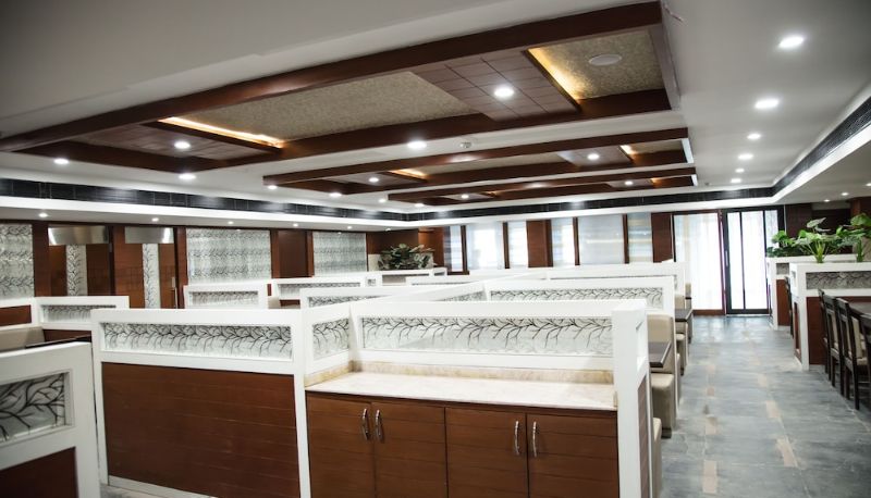 Restaurant - Hotel Shreya