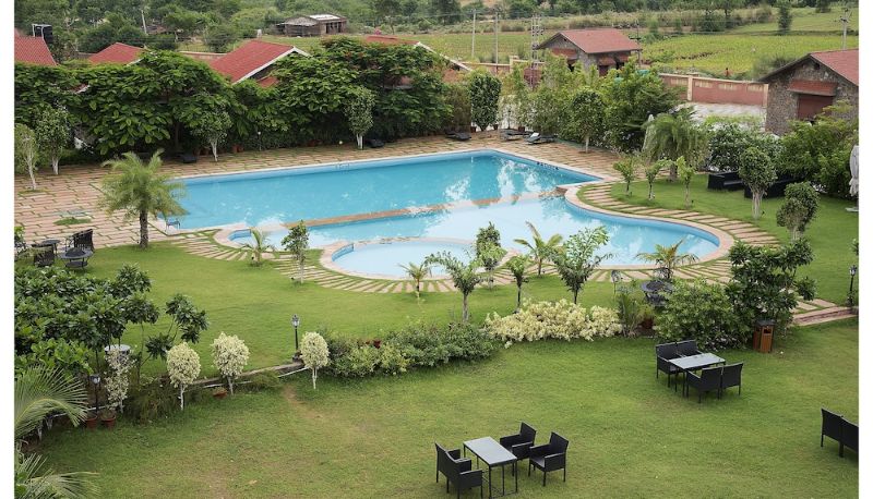 Garten - The Lohana Village Resort