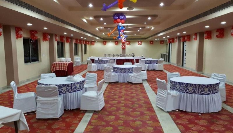 Ballzimmer - Hotel Pramod