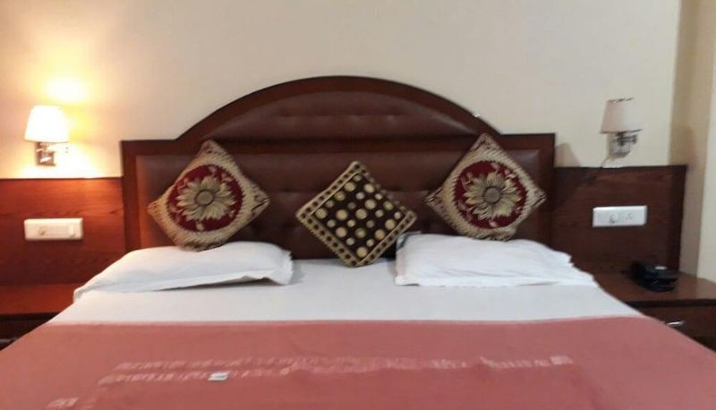 Camera business - Hotel Pramod