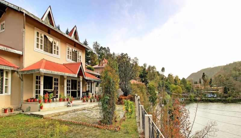 Informacje - Hotel Neelesh Inn - A Luxury Lake View Hotel (20 kms from Nainital)