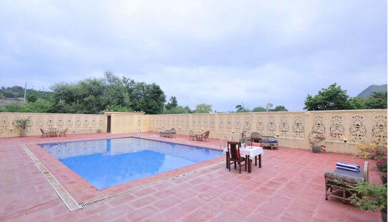 Havuz - Atulya Niwas - Aravali views