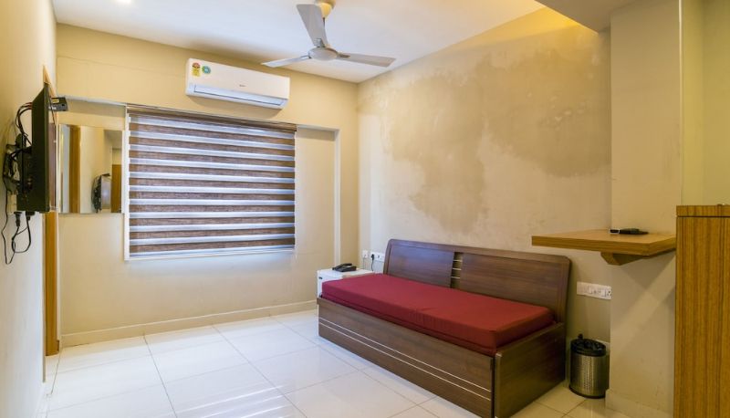 Info - Hotel Crescent Inn