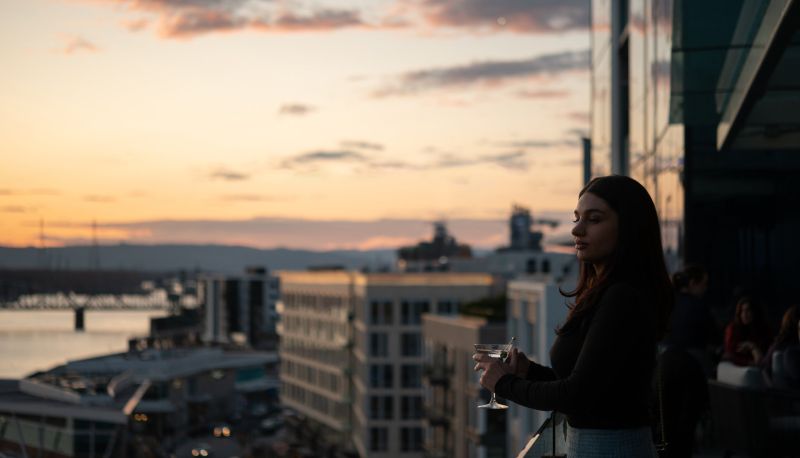 Info - Hotel Indigo VANCOUVER WATERFRONT–PORTLAND by IHG