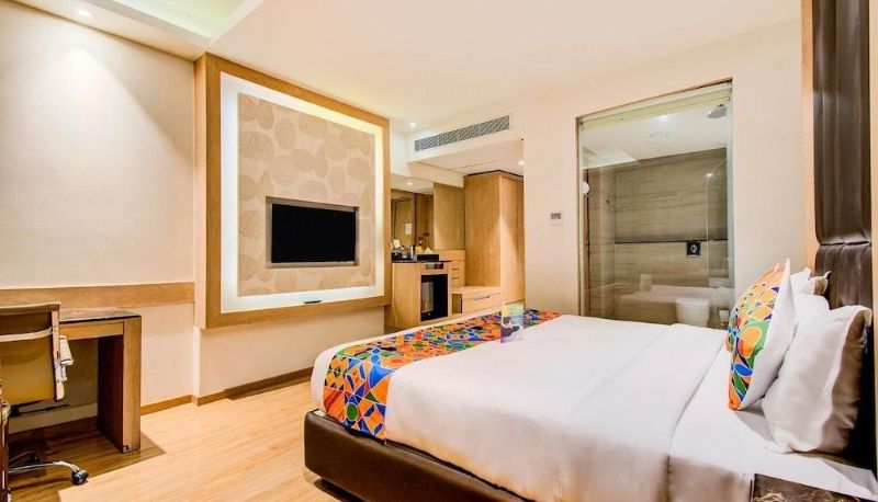 Standard room - FabHotel V Hotel Hazratganj