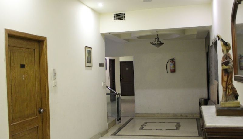 Hall - R R Grand
