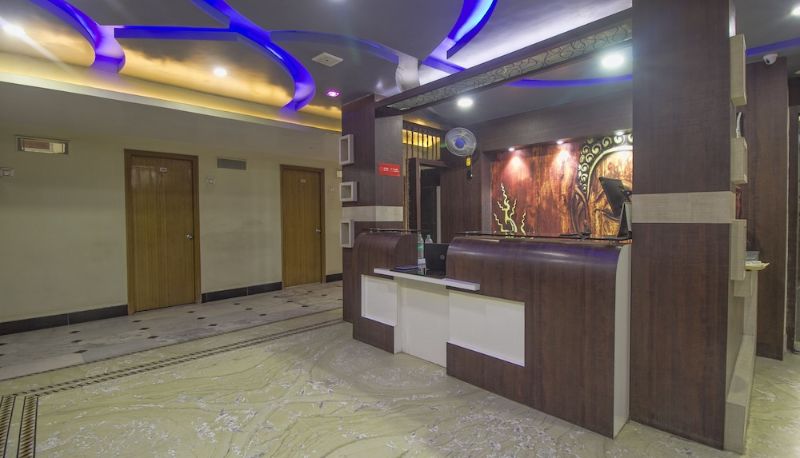 Reception - OYO 27610 Hotel Landmark