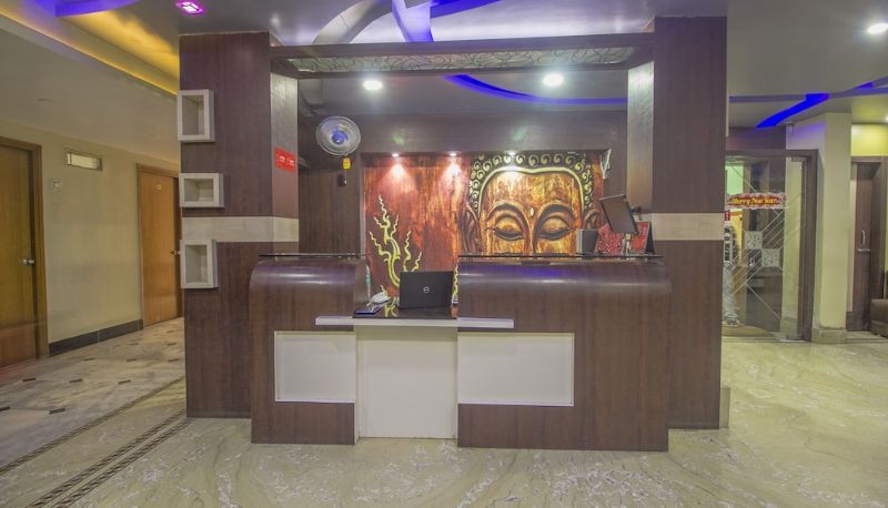 Reception - OYO 27610 Hotel Landmark