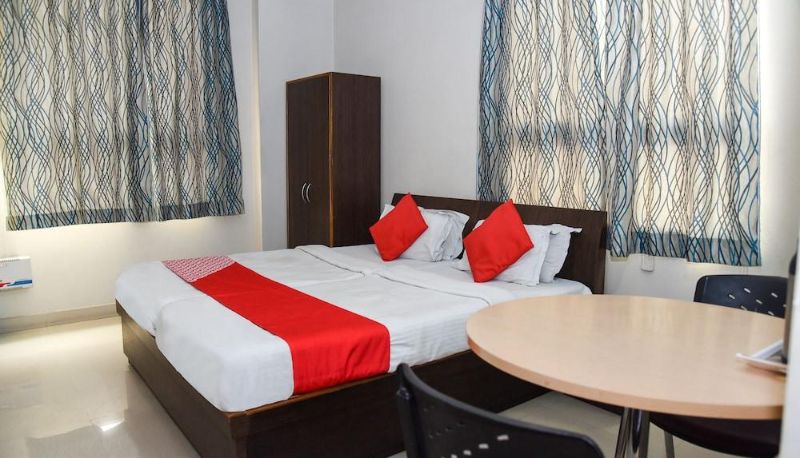 Camera standard - OYO 14732 Hotel Buddha International
