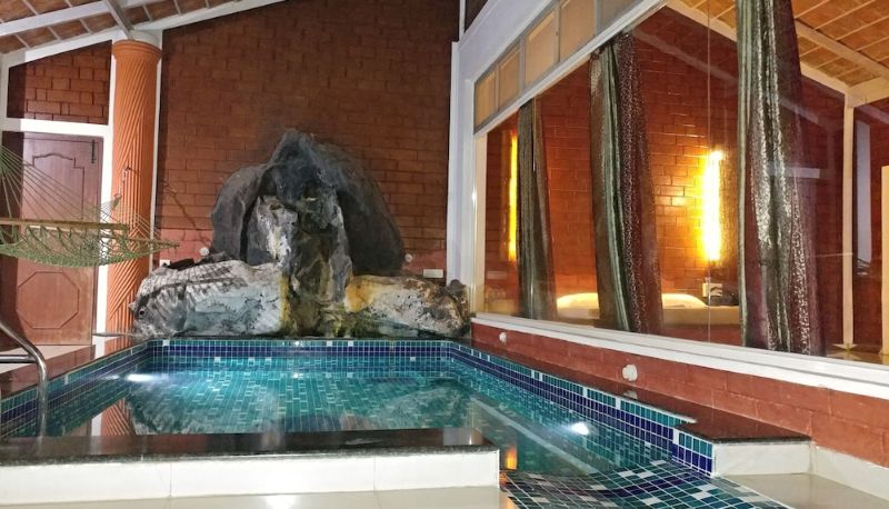 Pool - Eagle Eye Resorts