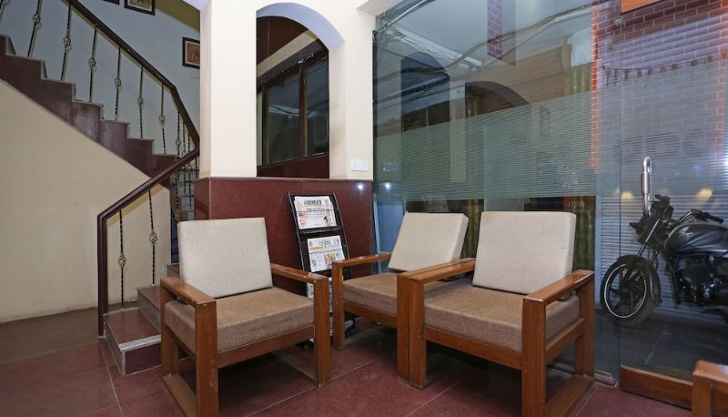 Salón - OYO 7859 Hotel Gurukripa