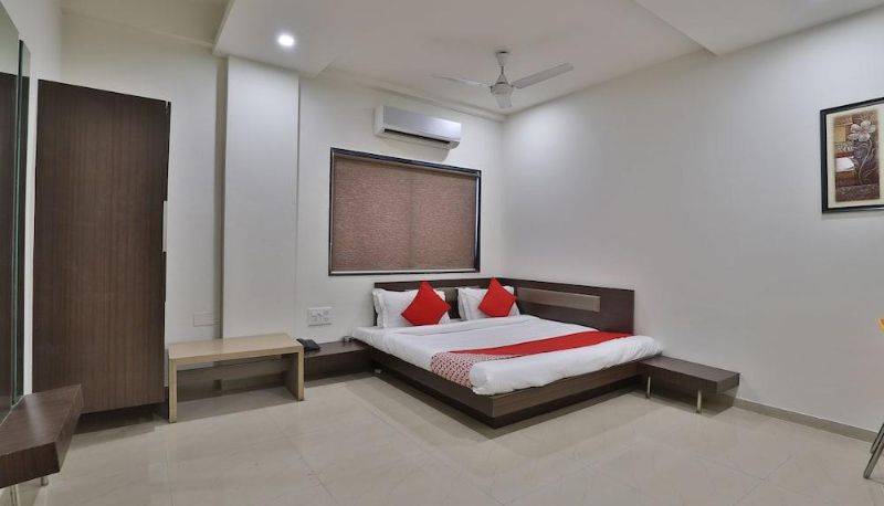 Camera standard - OYO 41737 Hotel Atithi