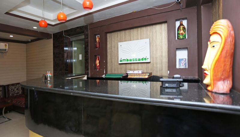 Recepcja - OYO 24855 Ambassador Hotel