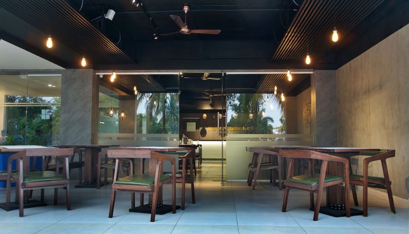 Restaurant - Purple Cloud Hotel