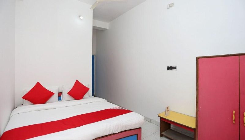 Camera standard - OYO 28006 Hotel President