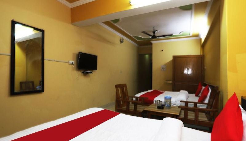Camera standard - OYO 43688 Hotel Surya