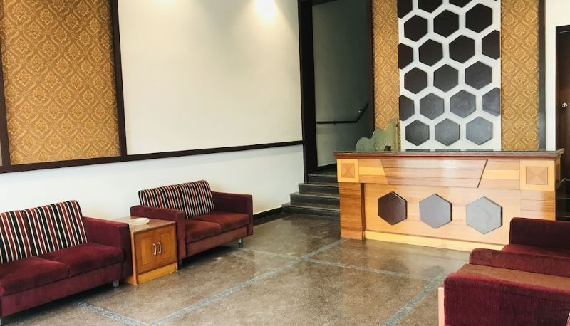 Salón - NAVEED RESIDENCY