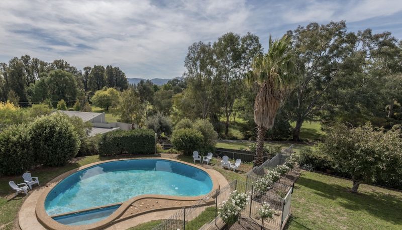 Piscina - Harriet House Tumut