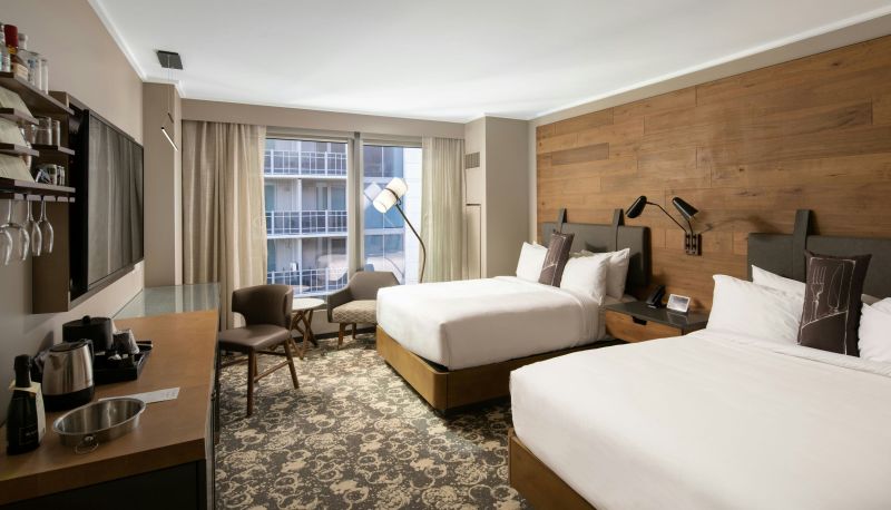 Kamer - Epicurean Atlanta Autograph Collection