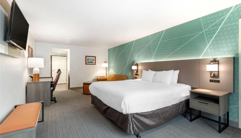 Camera - Comfort Inn & Suites Lake George