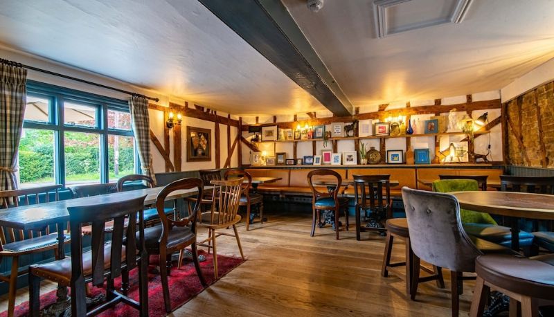 Restaurant - Crown & Punchbowl