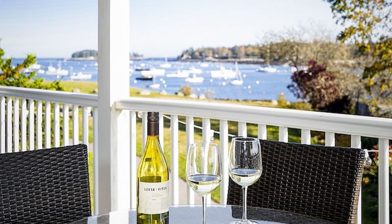 Restaurant - East Wind Inn on the Water