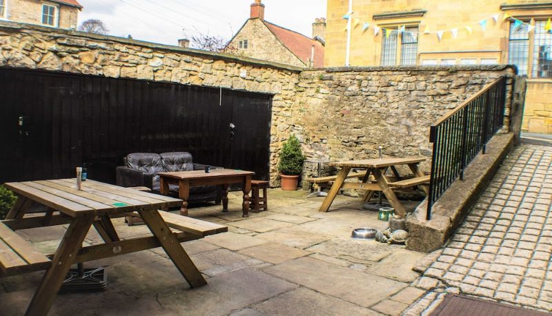 Restaurant - The Royal Oak Hotel