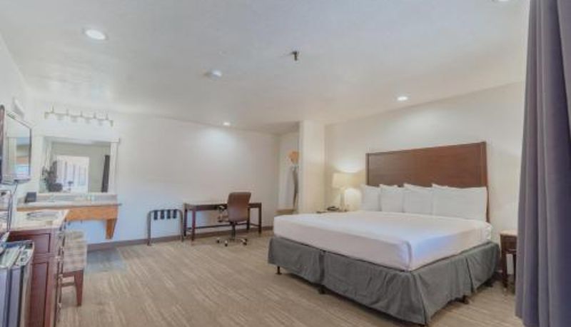 Info - The Yosemite Inn