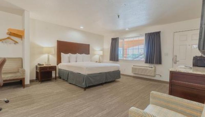 Info - The Yosemite Inn