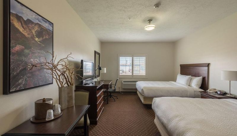 Camera standard - The Landmark Inn & Suites
