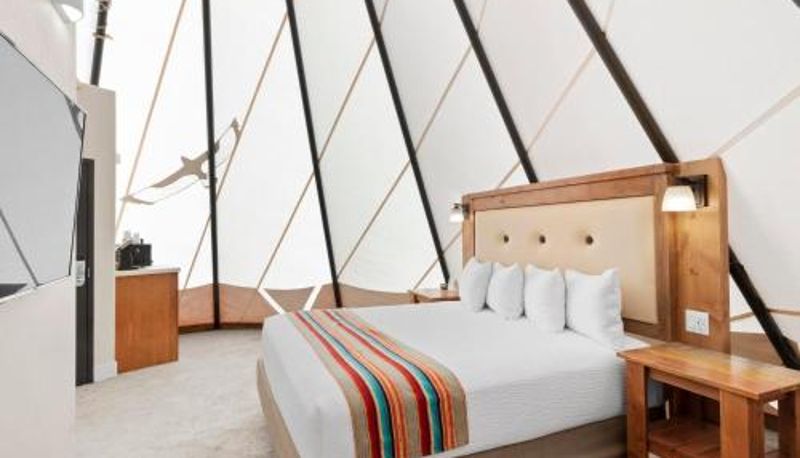 Room - Bluff Dwellings Resort