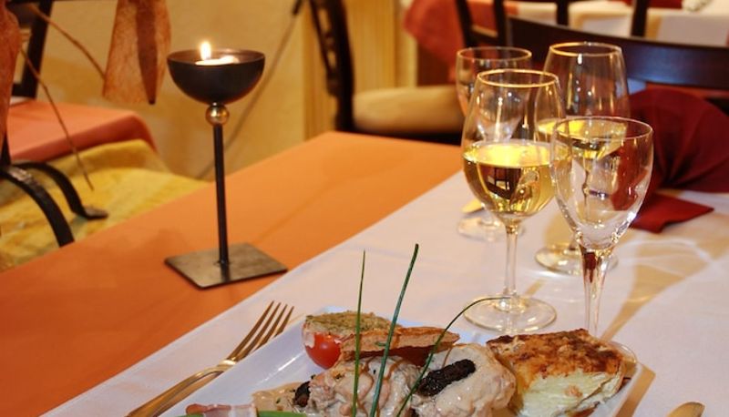 Restaurante - Logis Hôtel les Capucins