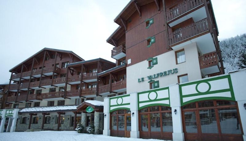 Dintorni - Adonis Valfrejus by Olydea