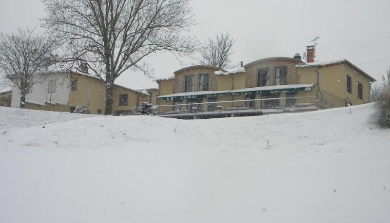 Area esterna dell'hotel - Hostellerie des Lacs