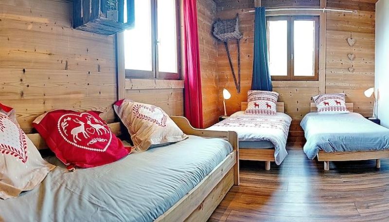 Dreibettzimmer - Chalet Hôtel La Tuvière Bike Inn