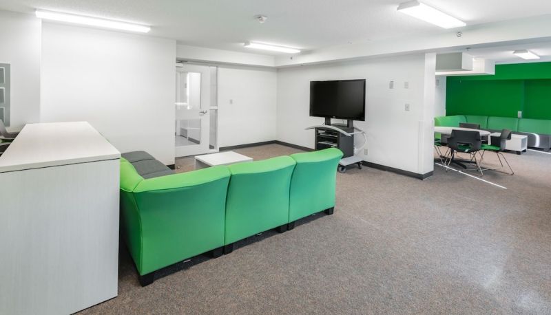 Sala na spotkanie - MacEwan University Residence