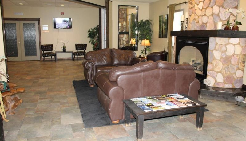 Lobby - Northern Greens Resort