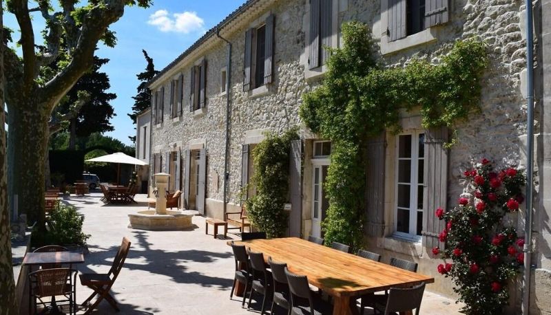 Hotel outdoor area - La Bastide des Amouriers