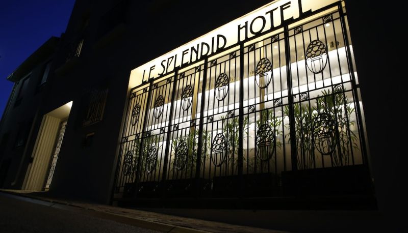 Información - Splendid Hotel