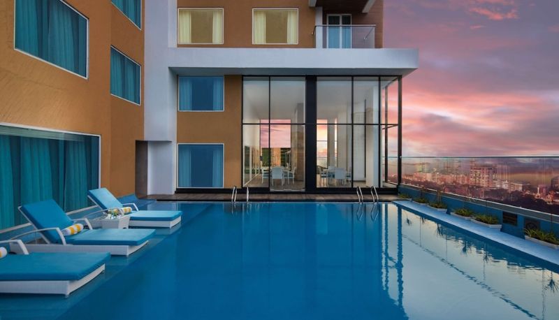 Piscina - Royal Hometel Suites Dahisar Mumbai