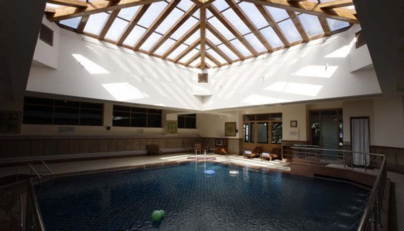 Piscina - Jaypee Residency Manor