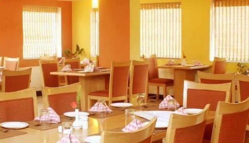 Restaurant - Hotel MB International-Palace Side