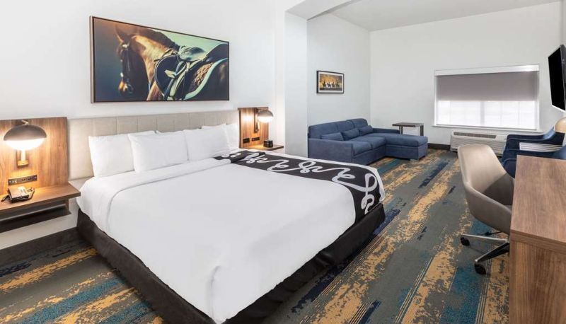 Zimmer - La Quinta Inn & Suites by Wyndham Pharr RGV Medical Center